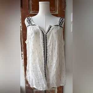 Eddie Bauer White Blouse with Black Accents